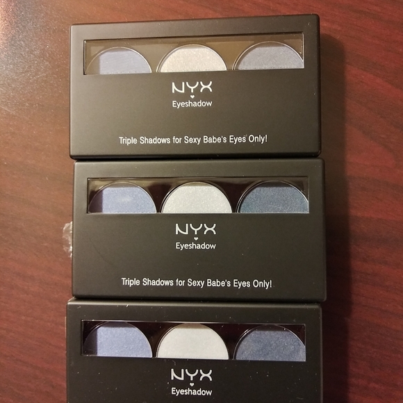 Eyeshadows - Picture 2 of 3